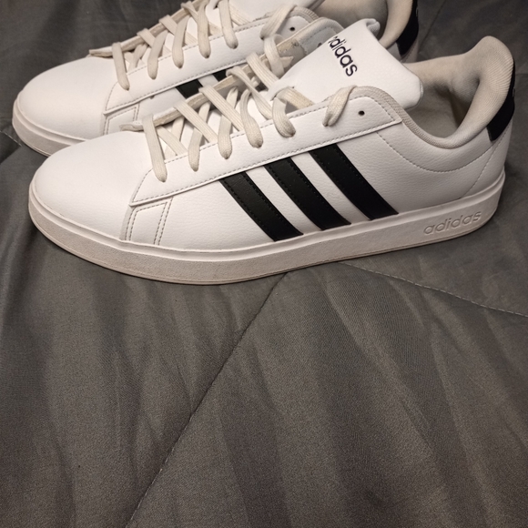 Adidas White and Black Sneakers for Everyday Comfort - Picture 1 of 1